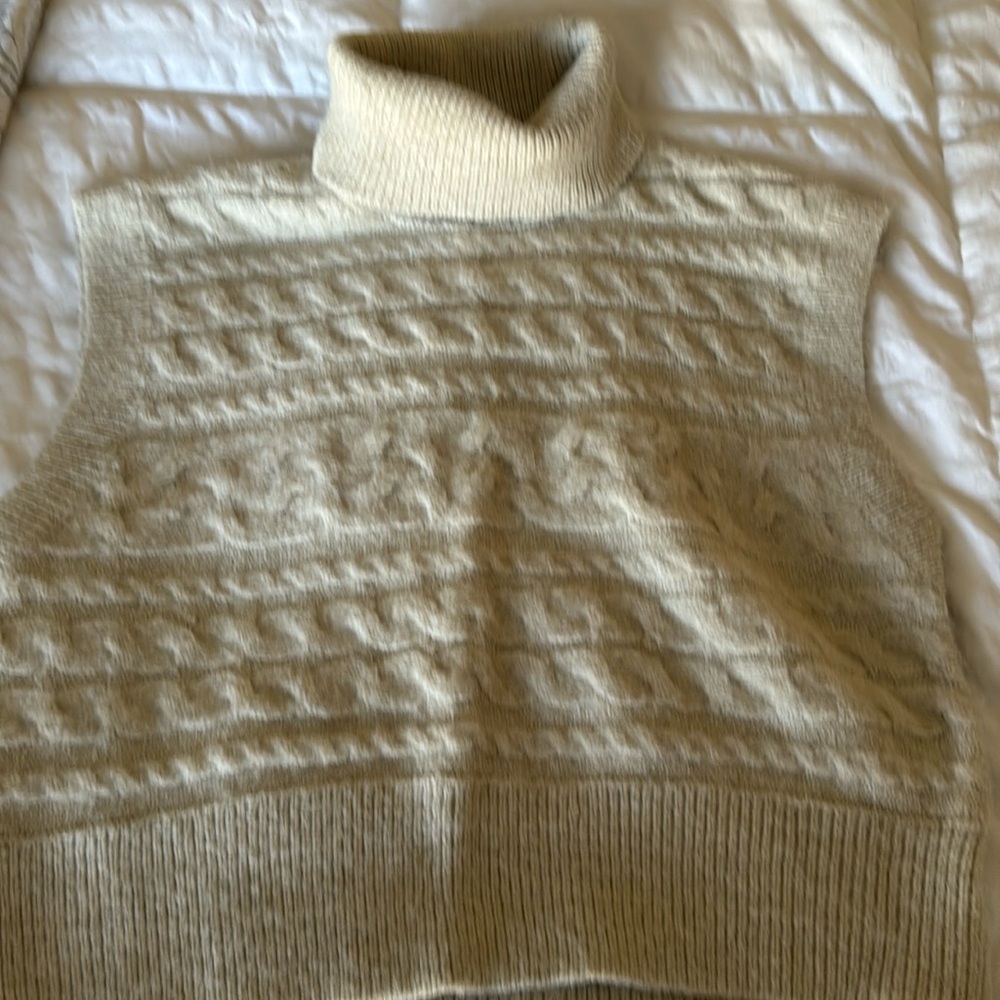 NEW SWEATER VEST